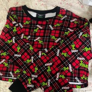crop top with long sleeves. The Grinch X Forever 21